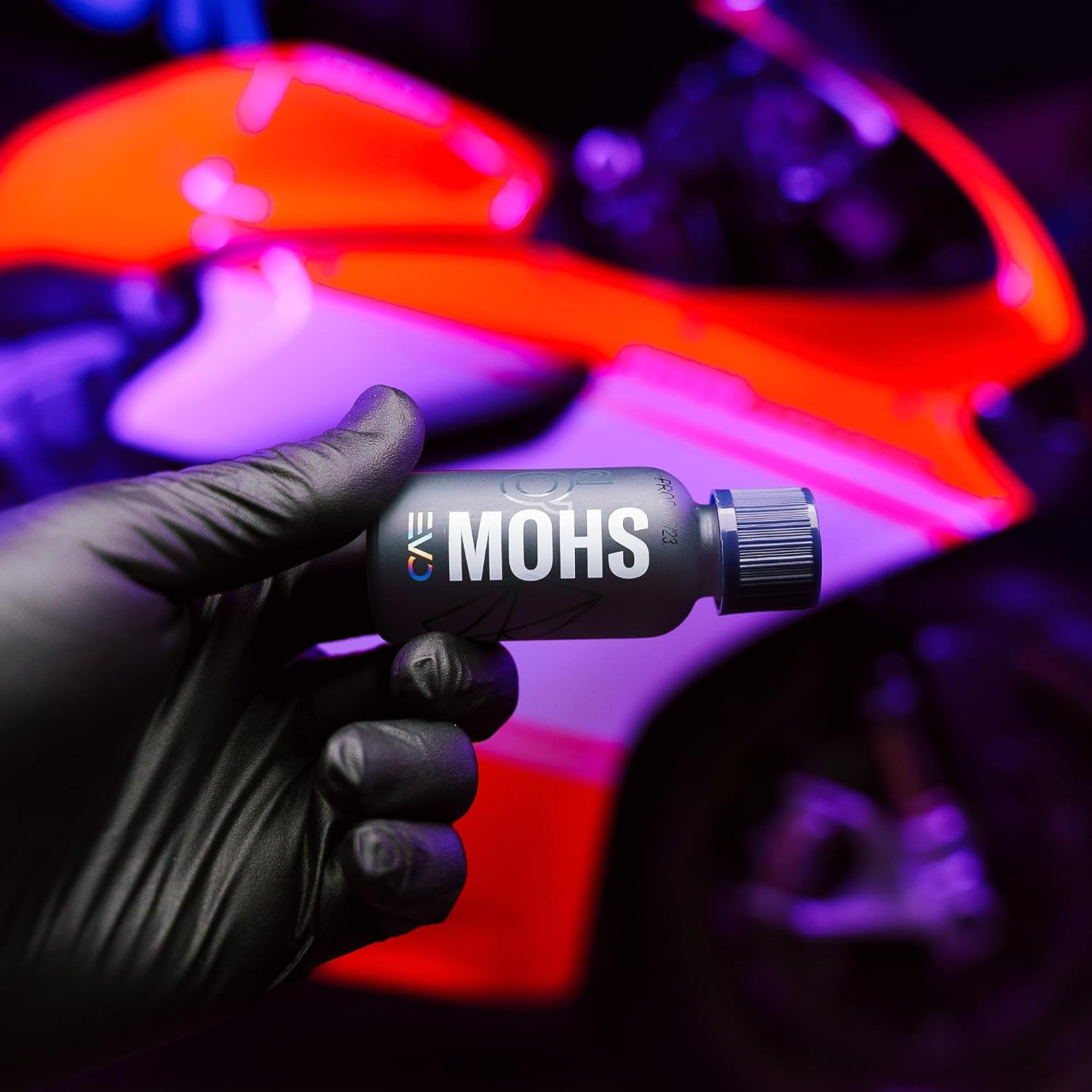 GYEON MOHS EVO Ceramic Coating for Cars High Gloss and Super Slick 30ml | Professional SiO2 ceramic coating delivers deep gloss and up to 3 years of hydrophobic UV protection — single-layer DIY. - Image 8